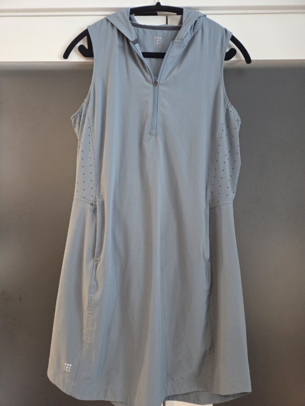 Title Nine BOOM Sleeveless Hoodie Dress Size 10 Gray Nimblene UPF 50+ Hiking